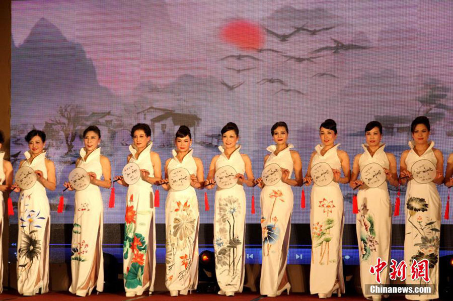 Cheongsam beauties shine in Yangzhou
