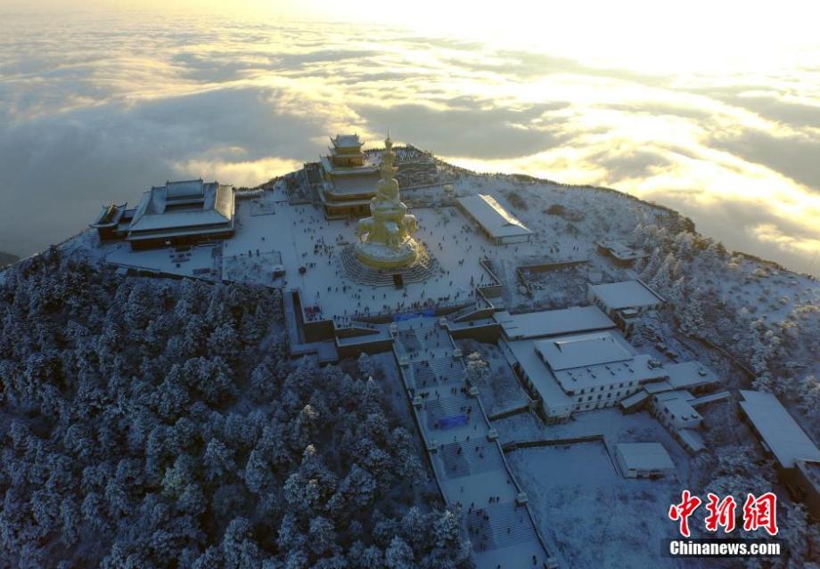 Sunrise over Golden Summit of Mount Emei