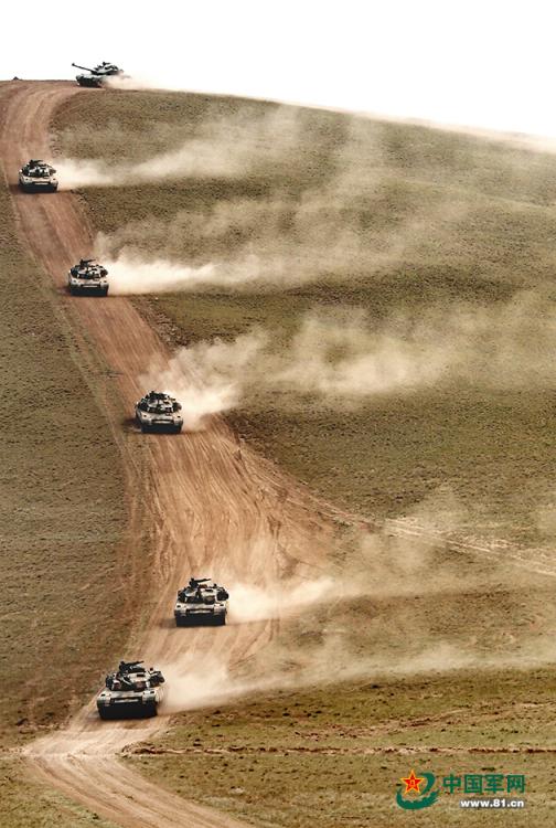 PLA's armored brigade in drill