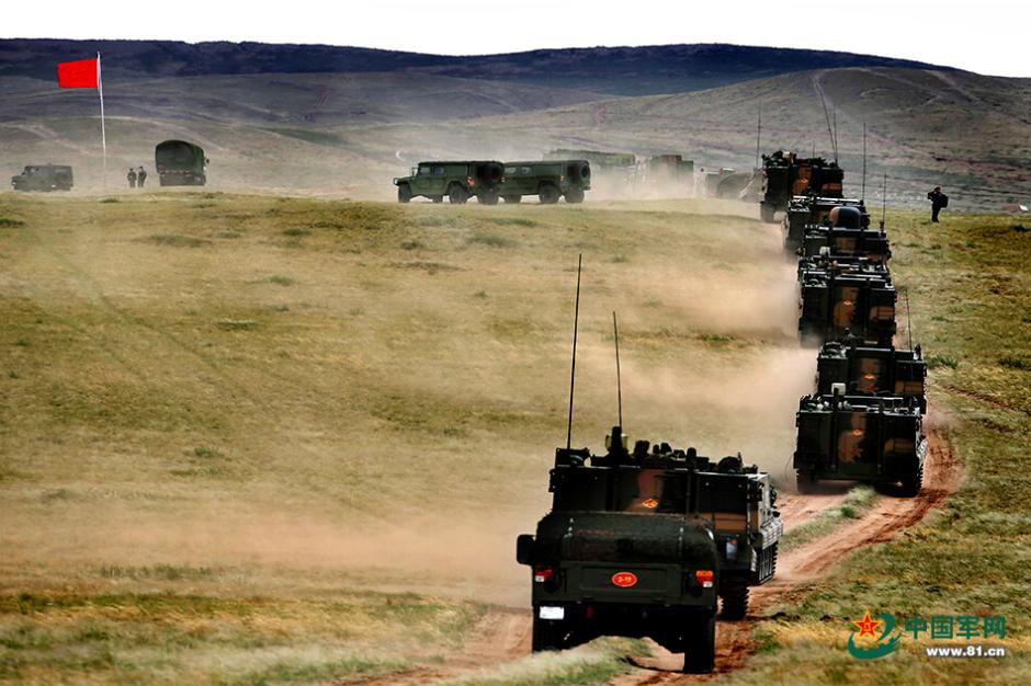 PLA's armored brigade in drill