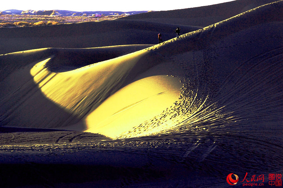 Badain Jaran Desert in evening glow