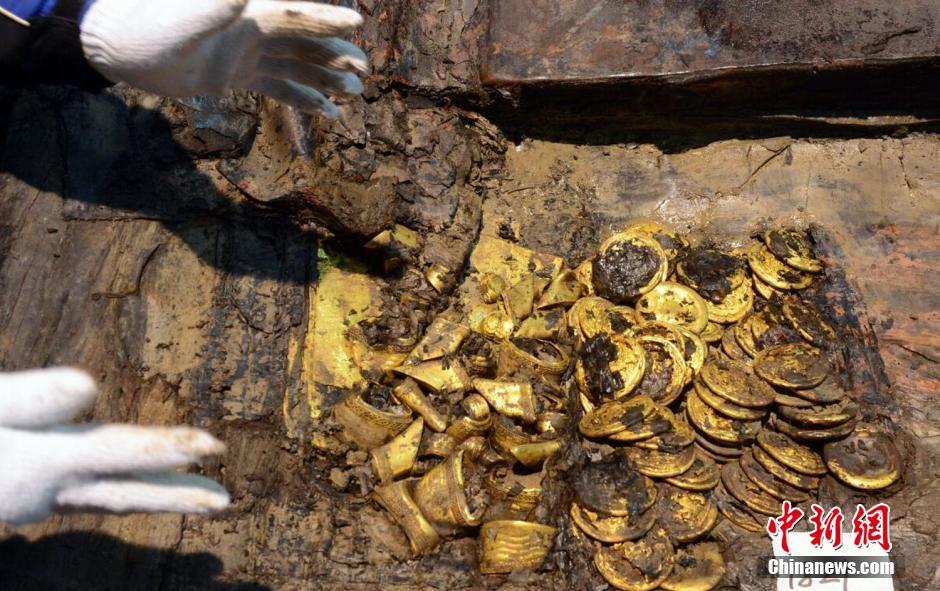 A large number of gold items unearthed in Nanchang