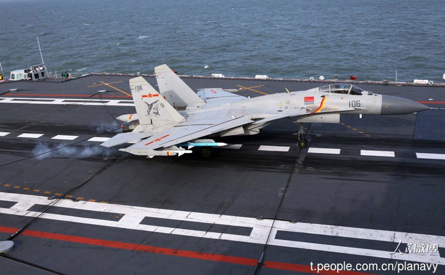 J-15 carrier-based fighters conduct training on the Liaoning