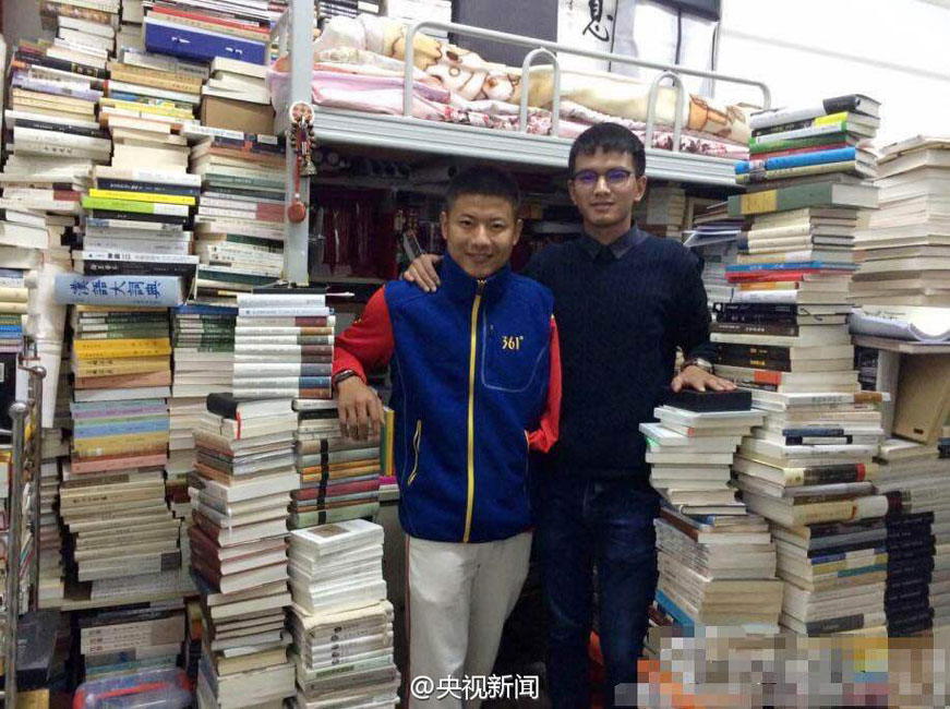 'Super scholar' has 5,000 books stacked in dormitory
