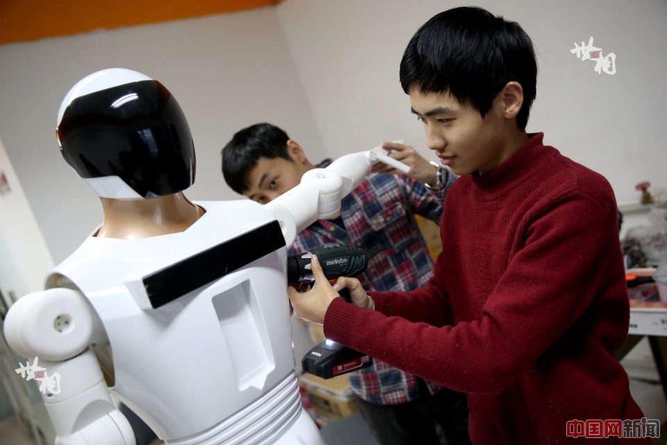 University in Beijing develops robot which can speak in sign language