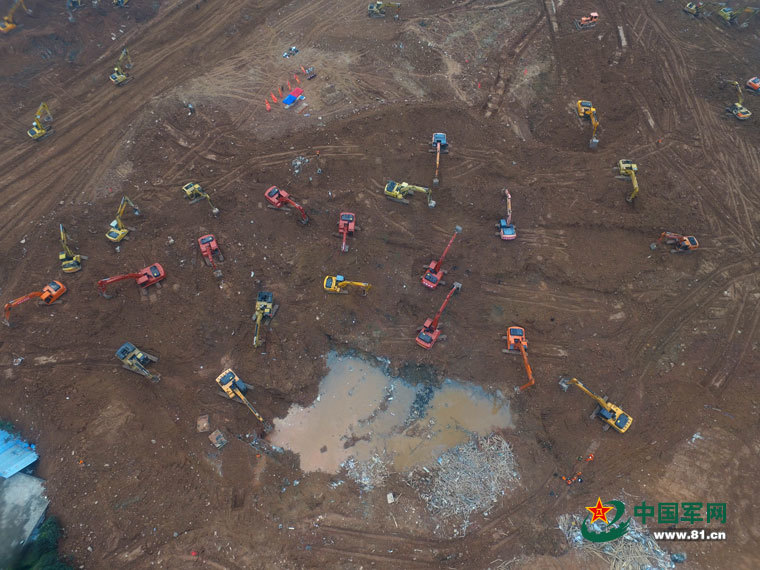 Banknotes and checks worth nearly 2 million yuan excavated from Shenzhen landslide site and returned to owner