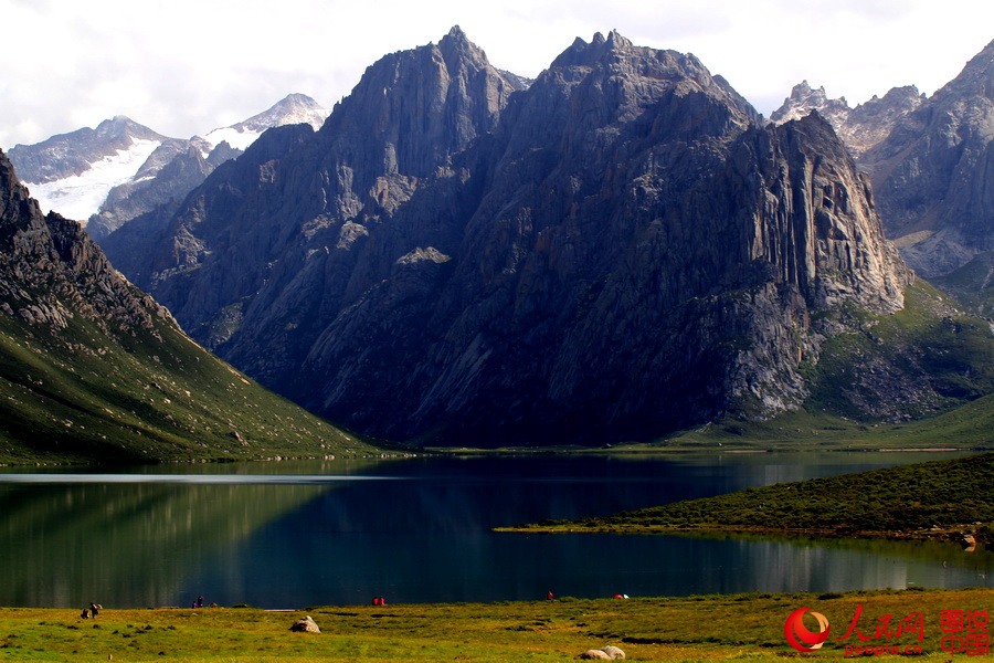 Charming scenery of Jiuzhi Nianbaoyuze Mountain Scenic Resort