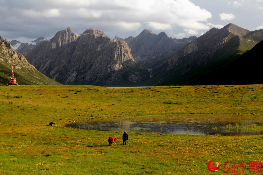 Charming scenery of Jiuzhi Nianbaoyuze Mountain Scenic Resort