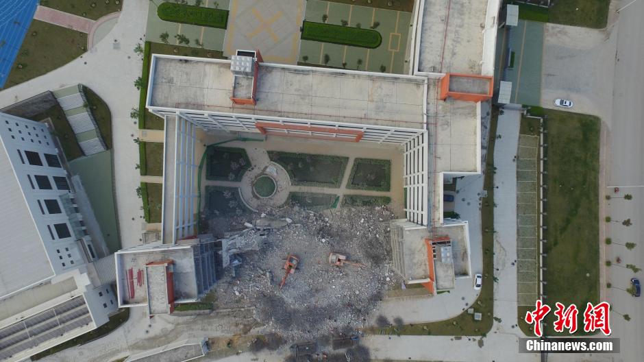 Newly built school building demolished in S China