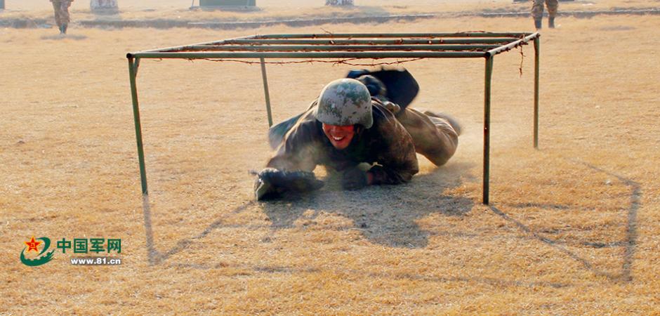 Students take part in military competition in N China