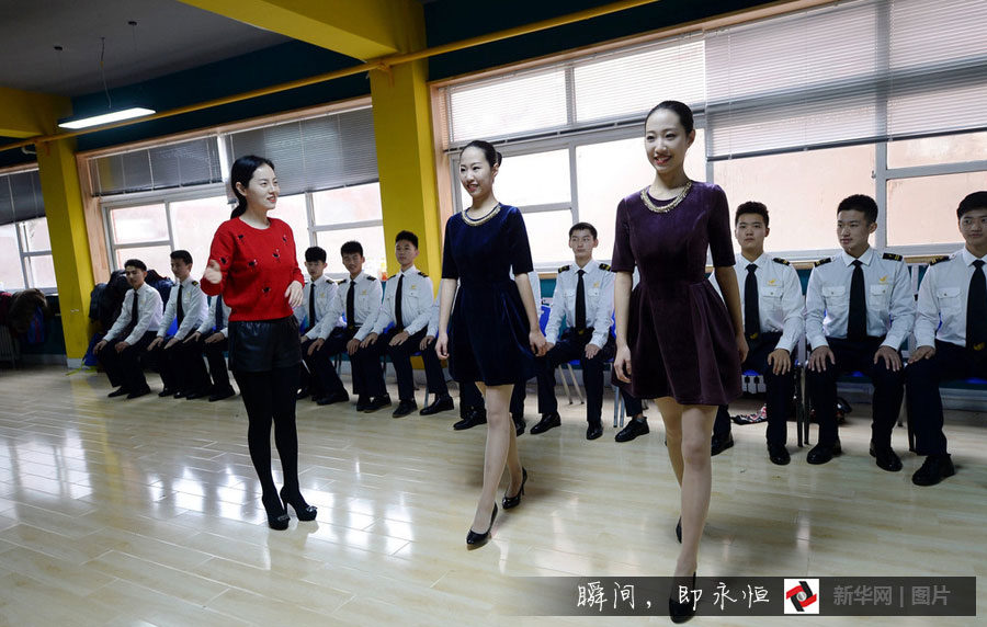 Twin sisters take part in flight attendant training program