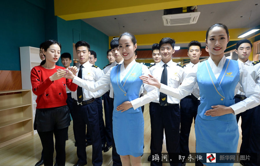 Twin sisters take part in flight attendant training program