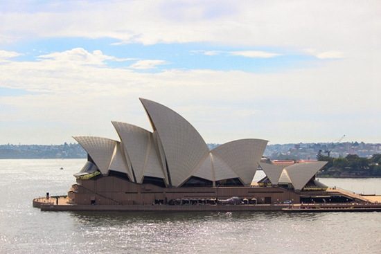 Over 1 mln Chinese tourists arrive in Australia in 2015, setting new record