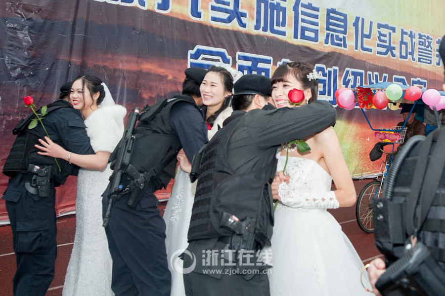 SWAT members hold romantic wedding in E China