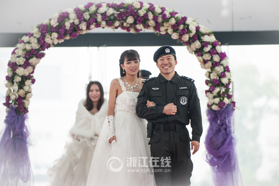 SWAT members hold romantic wedding in E China