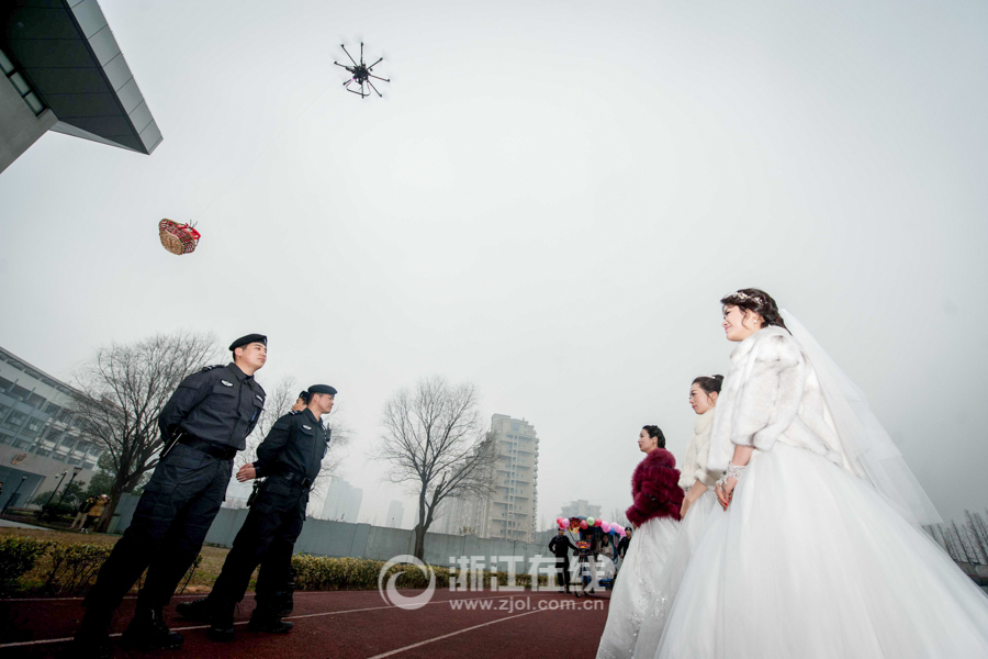 SWAT members hold romantic wedding in E China