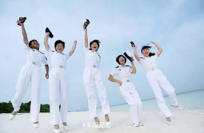 Charming female soldiers on Xisha Islands