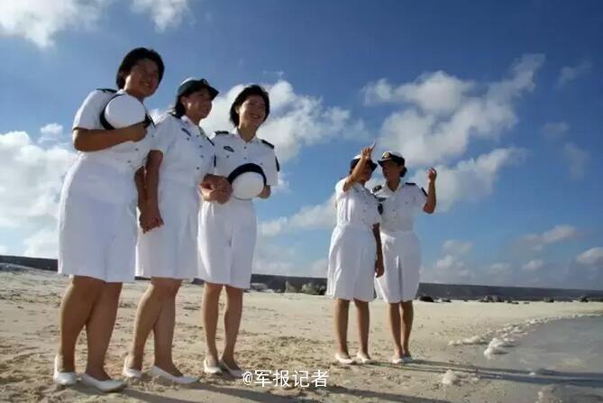 Charming female soldiers on Xisha Islands