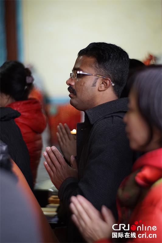 An Indian man who is fond of traditional Chinese medicine and Zen culture