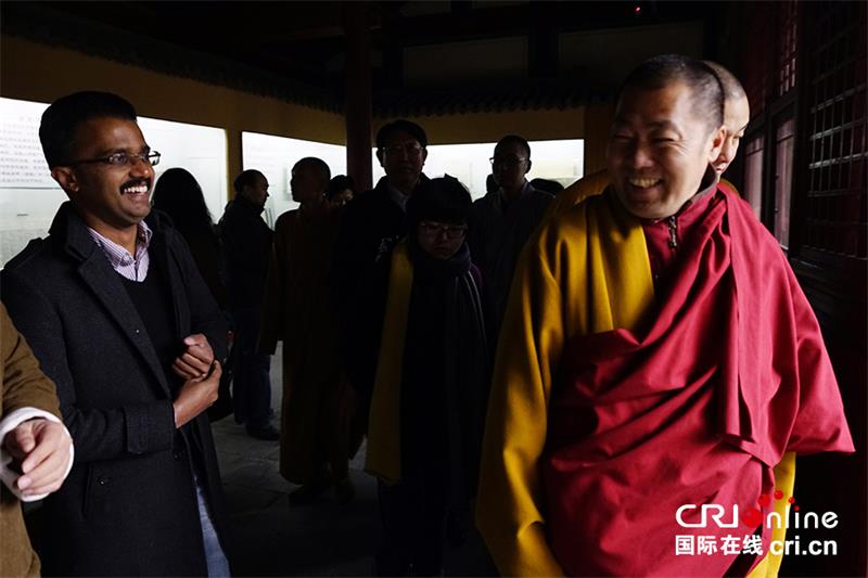 An Indian man who is fond of traditional Chinese medicine and Zen culture