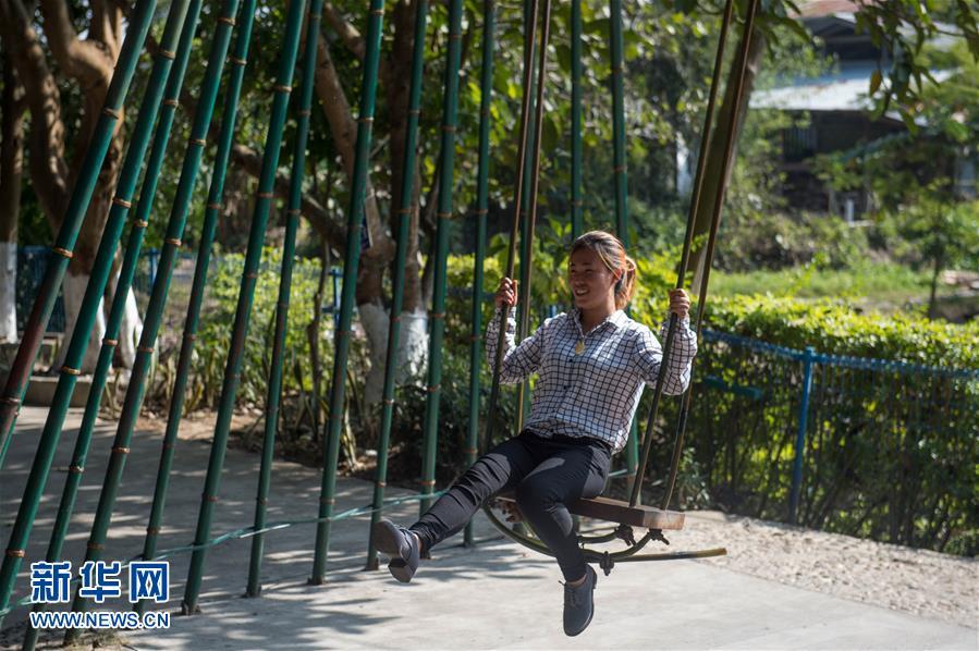 Special border village — half Chinese, half Myanmar