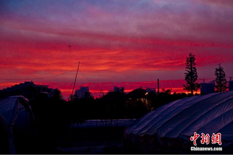 Amazing sunrise and sunset glows across China
