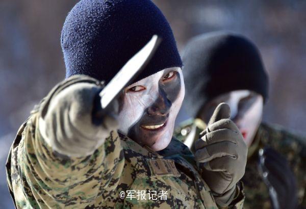 South Korean special forces soldiers challenge severe cold