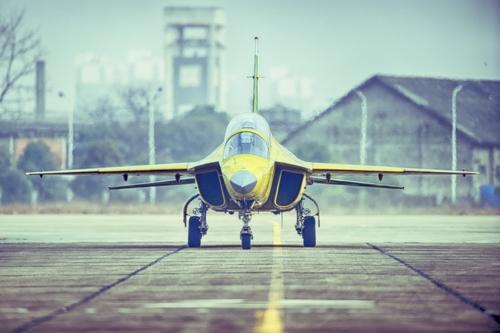 L-15 trainer completes its pilot flight