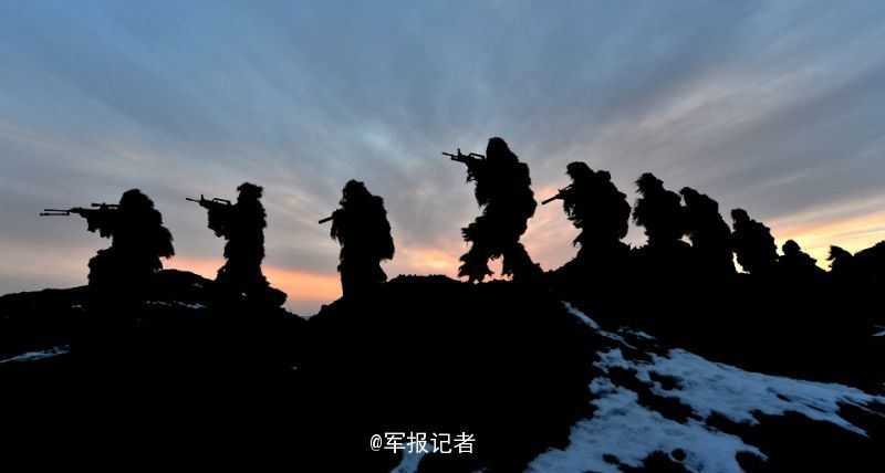 Chinese marine corps train in Xinjiang