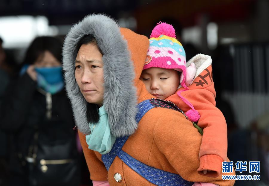 Expressions on the first day of Spring Festival travel rush in 2016