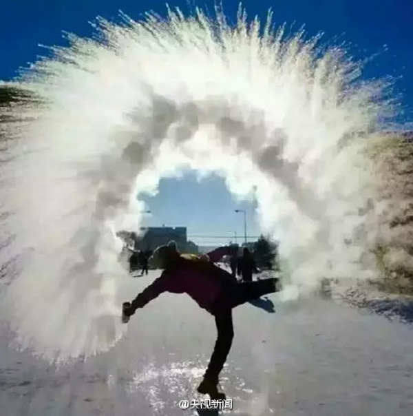 A moment of beauty: Water splashed instantly freezes in Hulun Buir 
