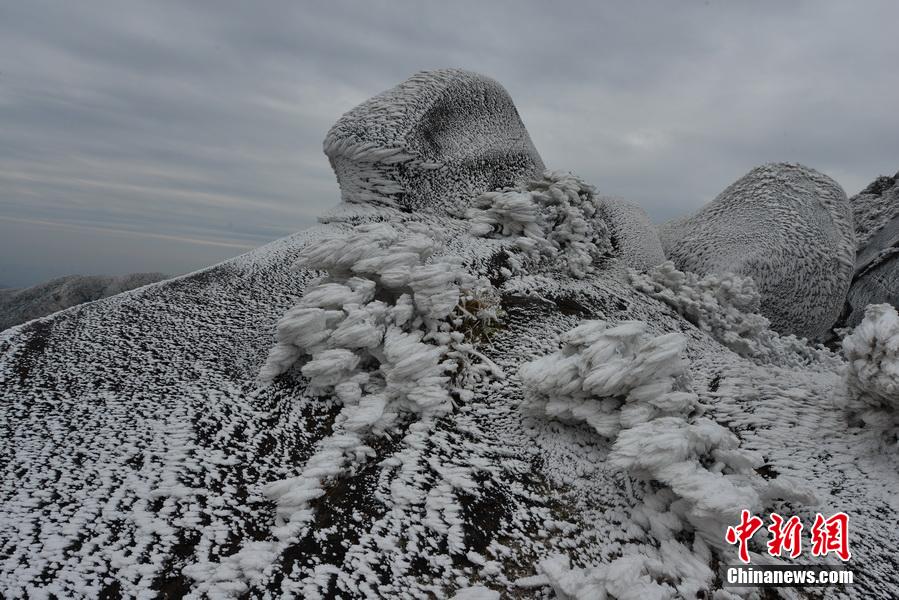 Picturesque scenery of Liangyeshan Mountain in snow