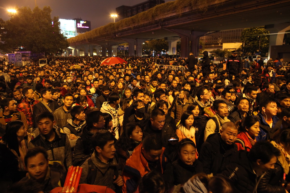 Around 100,000 passengers stranded in Guangzhou Railway Station