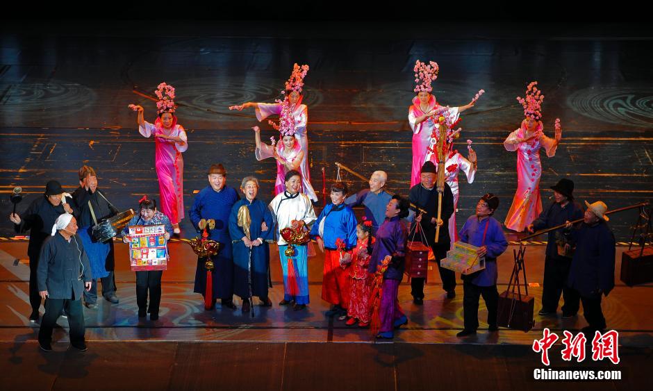 Cool Spring Festival Gala for the elderly held in Tianjin