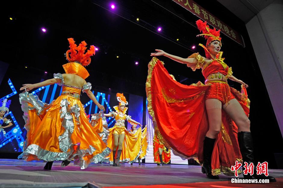 Cool Spring Festival Gala for the elderly held in Tianjin