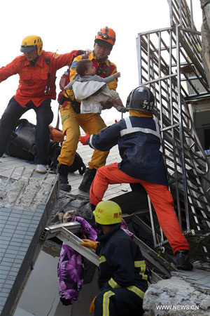 Five killed, hundreds injured in Taiwan quake