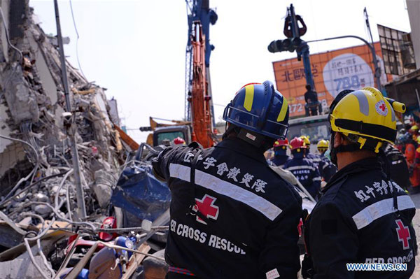 Taiwan quake death toll rises to 33, mainland vows aid