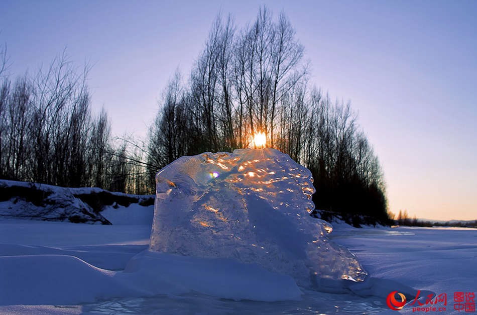 Fascinating sun glows over Greater Khingan Range