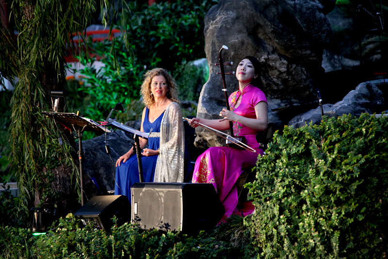 Eastern and Western Musicians Perform Together in Chinese Garden Sydney