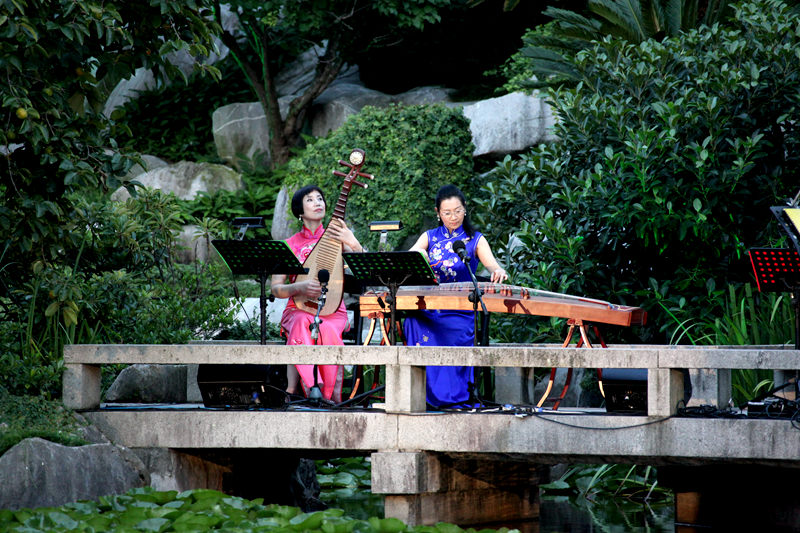 Eastern and Western Musicians Perform Together in Chinese Garden Sydney