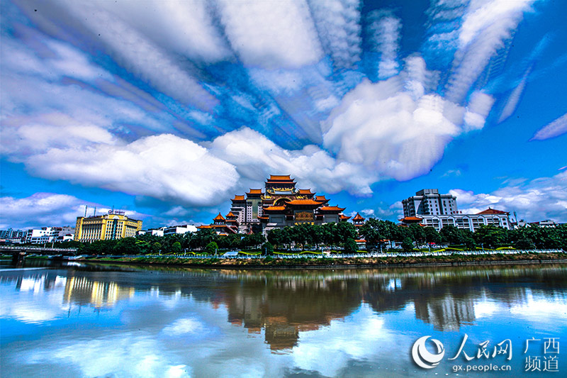 Amazing smeared sky photos reveal the beauty of Yulin