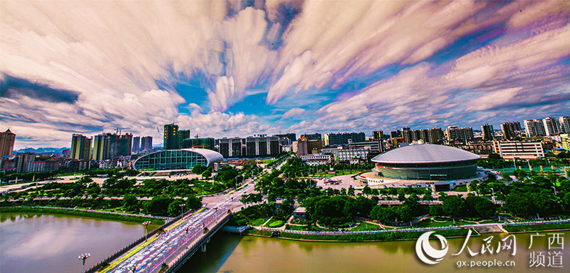 Amazing smeared sky photos reveal the beauty of Yulin