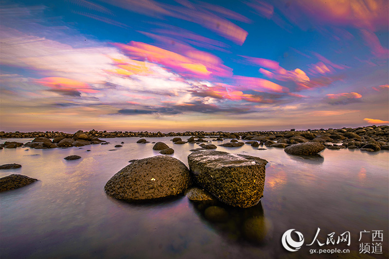 Amazing smeared sky photos reveal the beauty of Yulin