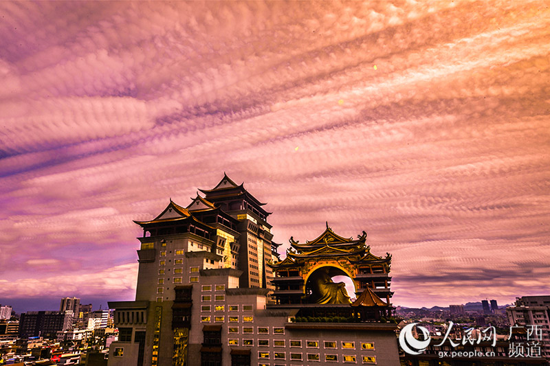 Amazing smeared sky photos reveal the beauty of Yulin