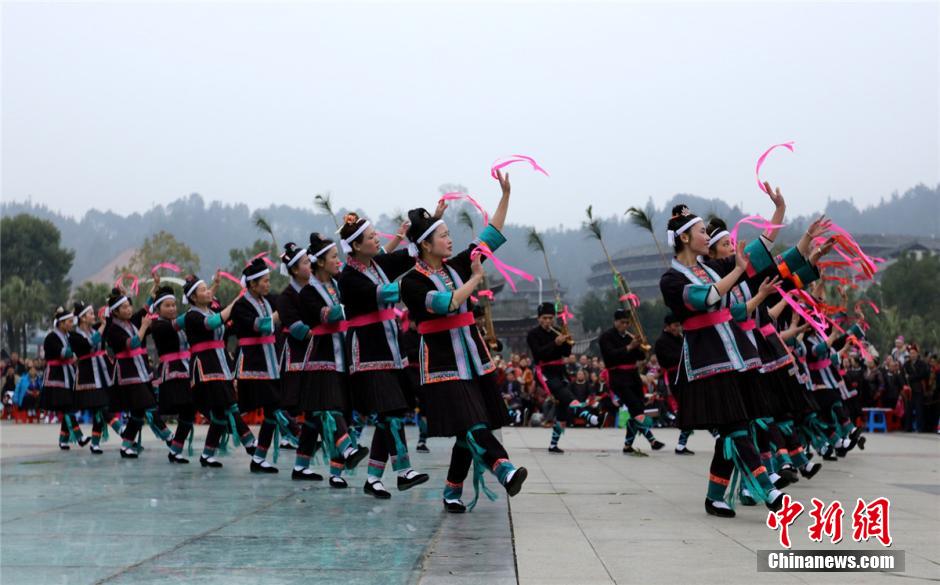 600 people attend Lusheng playing contest in S China