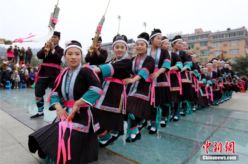 600 people attend Lusheng playing contest in S China