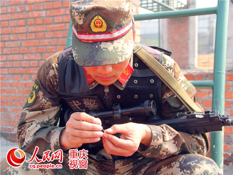 Chongqing sniper’s new record: 13 holes on a rice grain