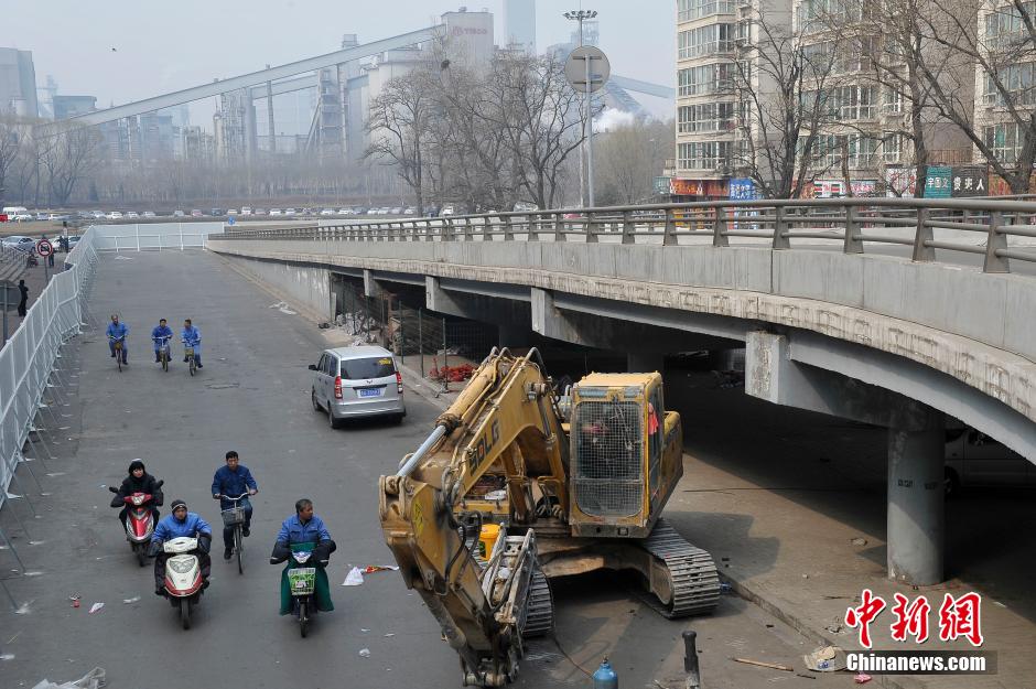 The first overpass in Taiyuan to be demolished