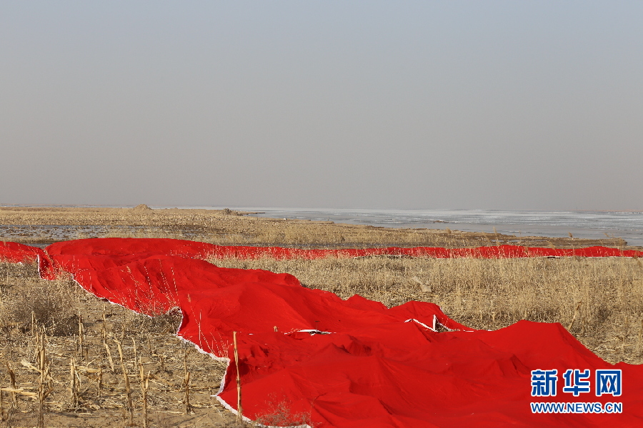 Warplanes bomb the Yellow River to break ice