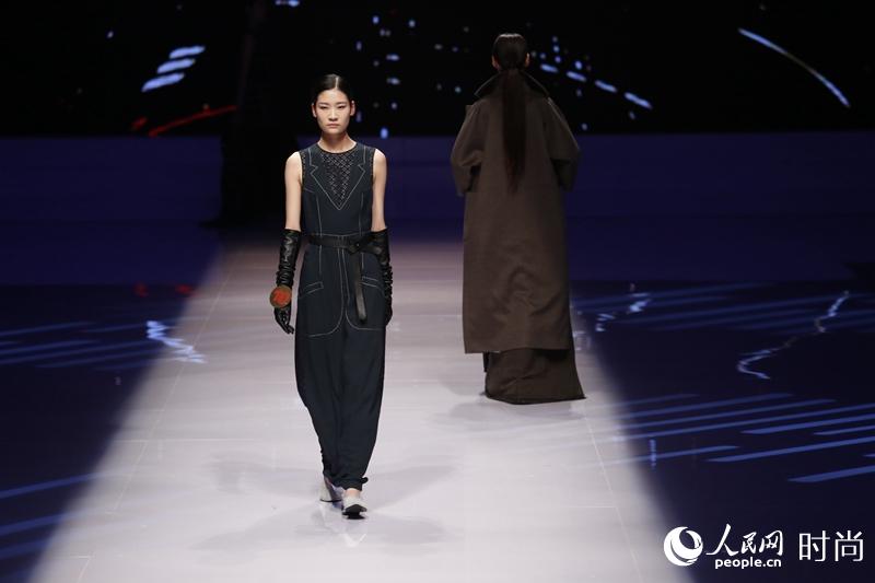 Charming models compete in super model contest in Beijing